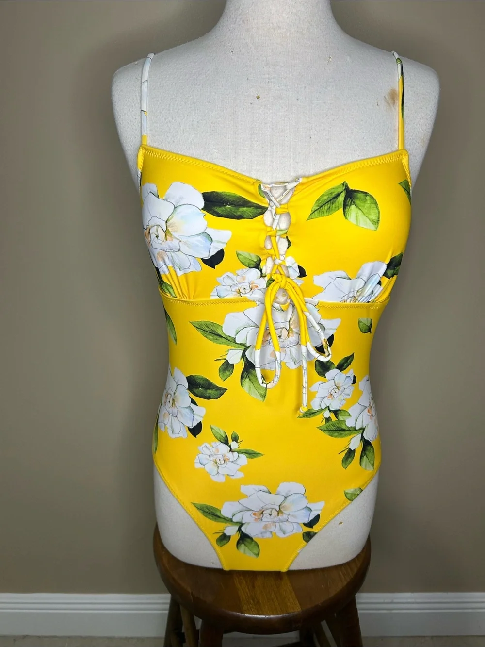 Cupshe Yellow Floral Lace-Up One-Piece Swimsuit with White Accents